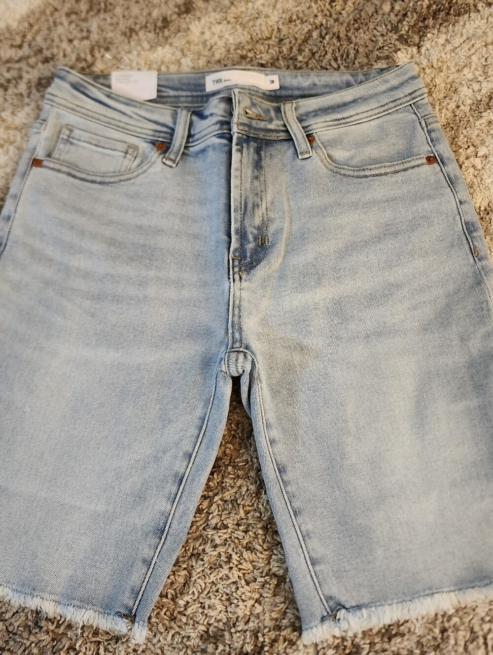 TNR Mid Rise Bermuda Shorts Light Wash Denim NWT  Inseam 9"
